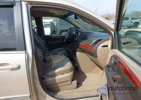 2013 Chrysler Town & Country Touring из США, поврежденный, VIN 2C4RC1BG5DR677782